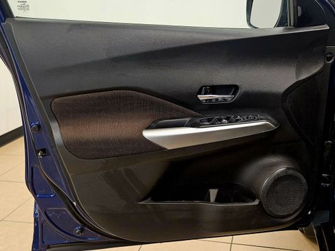 Used 2018 Nissan Kicks SR w/ Exterior Package image 12