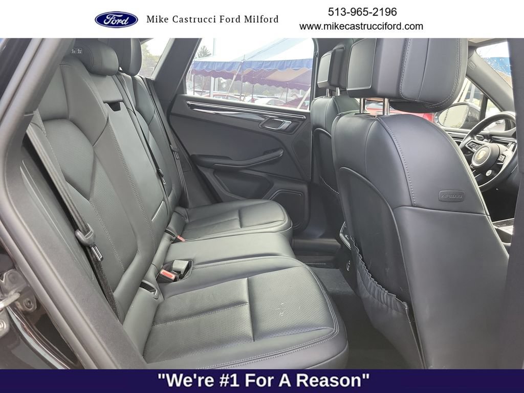 Used 2024 Porsche Macan AWD/4WD image 27
