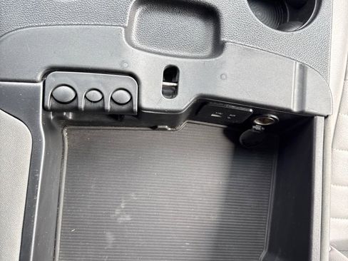 Used 2015 RAM 2500 Tradesman w/ Chrome Appearance Group image 13