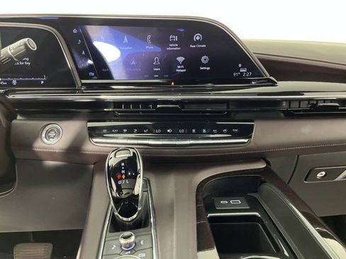 Used 2022 Cadillac Escalade Sport Platinum w/ LPO, ONYX Package AWD/4WD image 21