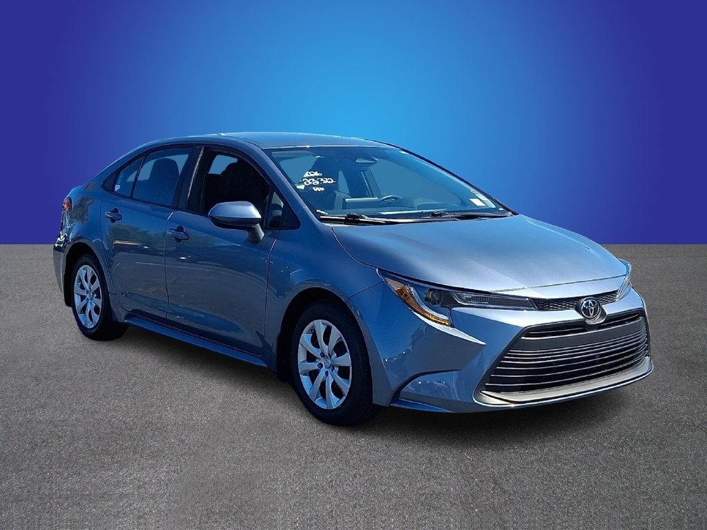 Used 2026 Toyota Corolla LE FWD image 3