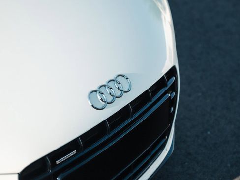 Used 2010 Audi R8 V10 image 23