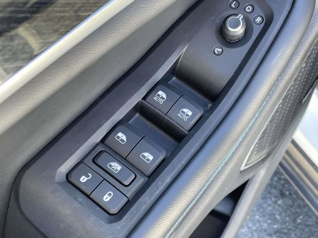 Certified 2023 Jeep Grand Cherokee Trailhawk w/ Advanced Protech Group II AWD/4WD image 27