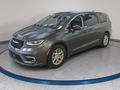 Used 2023 Chrysler Pacifica Touring-L