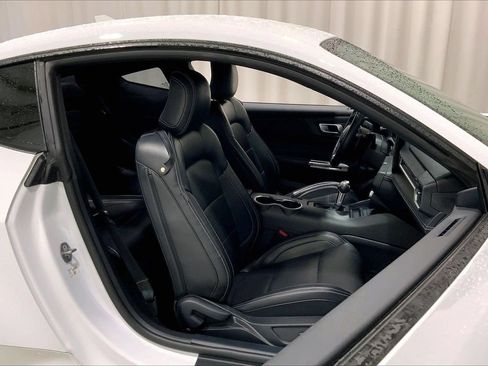 Used 2024 Ford Mustang GT Premium RWD image 6