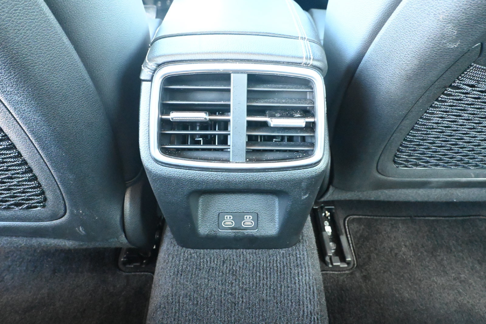 Used 2025 Genesis G70 2.5T RWD image 23