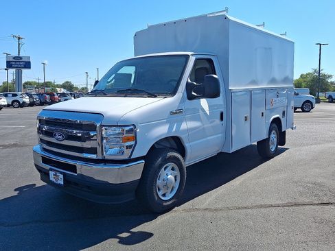 New 2026 Ford E-350 and Econoline 350 Super Duty w/ Power Equipment Group RWD image 3