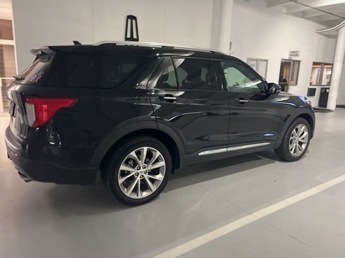 Used 2021 Ford Explorer Platinum w/ Equipment Group 601A AWD/4WD image 3