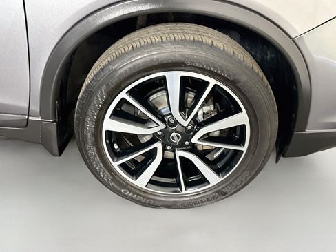 Used 2019 Nissan Rogue SL w/ Premium Package AWD/4WD image 32