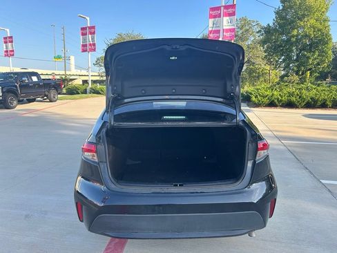 Used 2022 Toyota Corolla LE FWD image 8