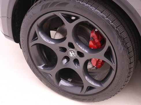 Used 2024 Alfa Romeo Stelvio Veloce image 24