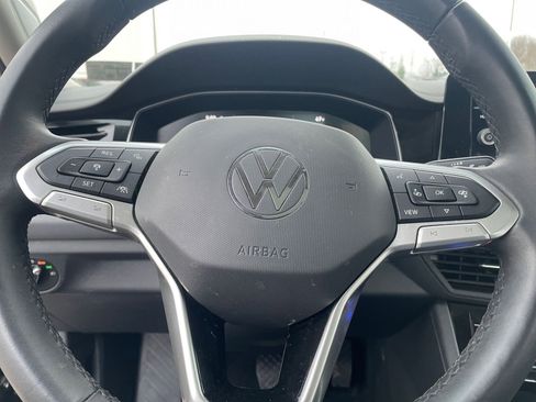 Used 2025 Volkswagen Jetta SE image 27