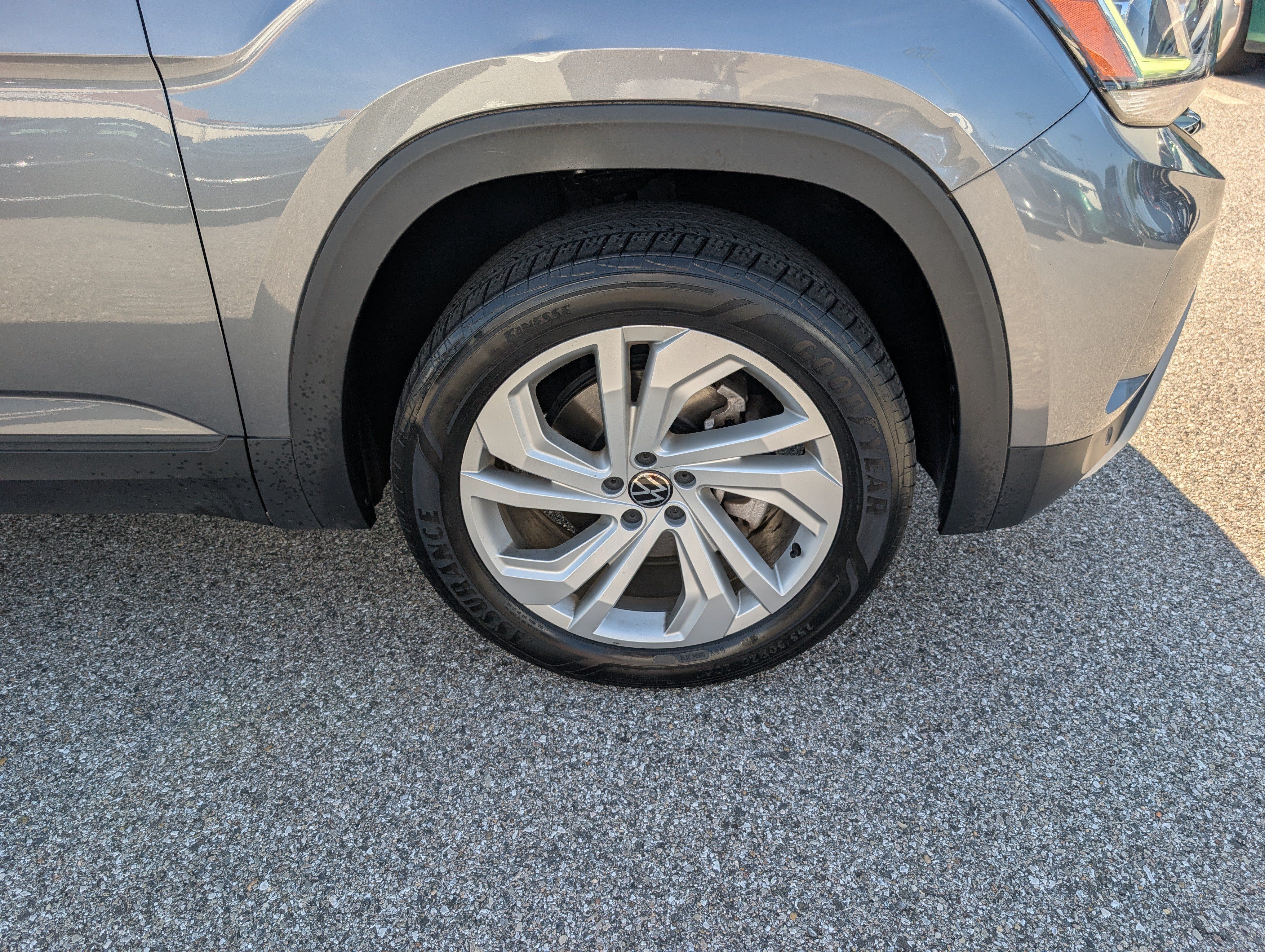Used 2023 Volkswagen Atlas SE AWD/4WD image 9