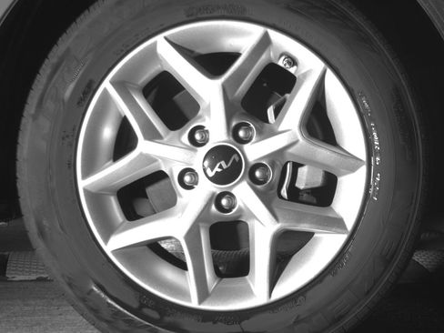 Used 2025 Kia Soul LX w/ LX Technology Package image 13