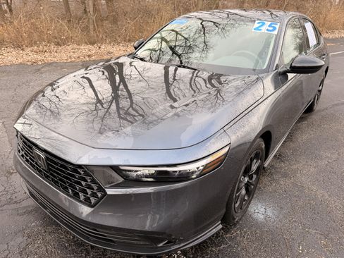 Used 2025 Honda Accord SE image 7