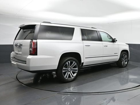 Used 2019 GMC Yukon XL Denali w/ Denali Ultimate Package AWD/4WD image 7