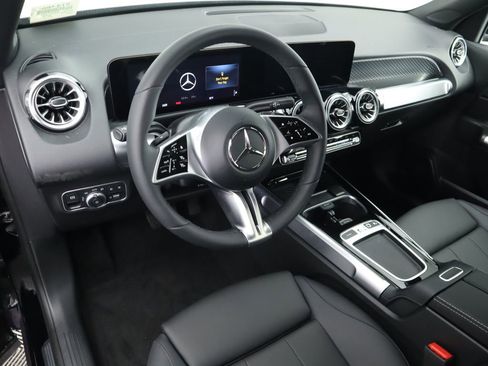 Certified 2025 Mercedes-Benz GLB 250 image 10