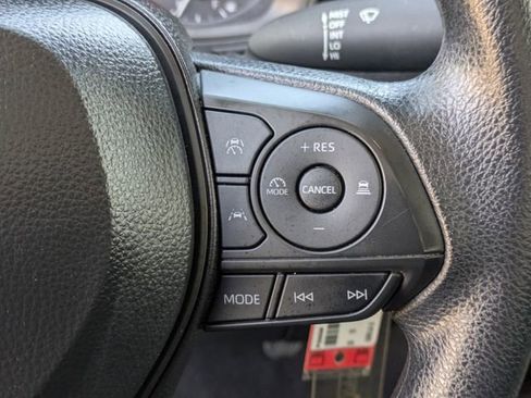 Used 2025 Toyota Corolla LE image 19