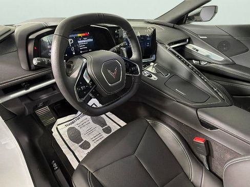 Used 2025 Chevrolet Corvette Stingray Coupe w/ 1LT RWD image 18