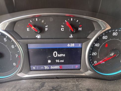 Used 2021 Chevrolet Traverse LT FWD image 23