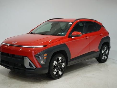 Used 2025 Hyundai Kona SEL image 3