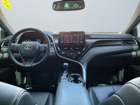 Used 2023 Toyota Camry SE w/ Convenience Package FWD image 10