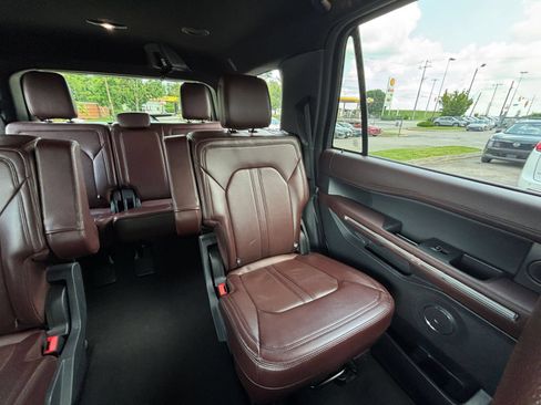 Used 2024 Ford Expedition Limited AWD/4WD image 46