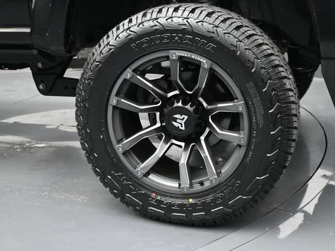 Used 2022 Ford F250 Lariat w/ Black Appearance Package AWD/4WD image 23