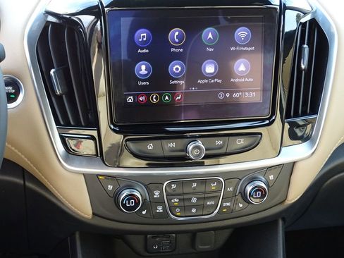 Used 2023 Chevrolet Traverse Premier image 25