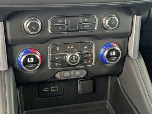 Certified 2023 GMC Yukon XL SLE w/ Gmc Pro Safety Plus Package image 21