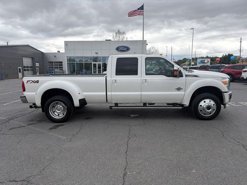 Used 2016 Ford F450 Lariat w/ Lariat Ultimate Package AWD/4WD image 2