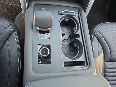 New 2026 Land Rover Discovery Limited Edition image 27