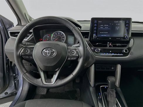 Used 2022 Toyota Corolla Cross LE image 19