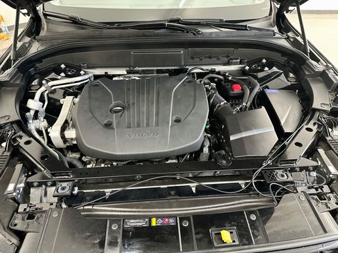 Used 2025 Volvo XC60 B5 Core AWD/4WD image 36