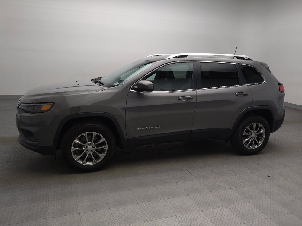 Used 2019 Jeep Cherokee Latitude Plus w/ Cold Weather Group AWD/4WD image 2