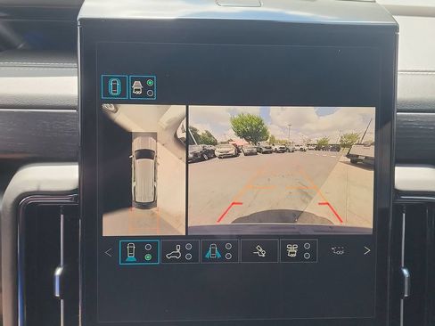 Certified 2025 GMC Yukon XL AT4 Ultimate AWD/4WD image 15