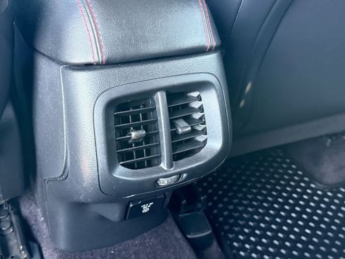 Used 2017 Jeep Cherokee Trailhawk w/ Comfort/Convenience Group AWD/4WD image 13