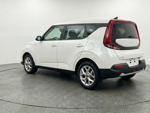 Used 2025 Kia Soul FWD image 6