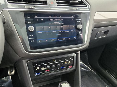 Used 2023 Volkswagen Tiguan SE R-Line image 21