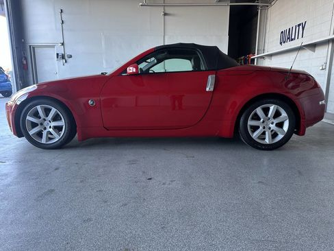Used 2005 Nissan 350Z Touring image 9