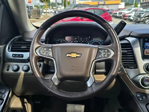 Used 2017 Chevrolet Suburban Premier AWD/4WD image 19