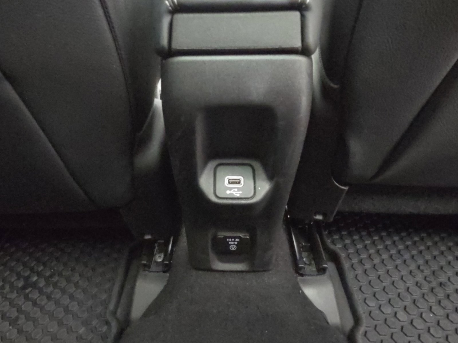 Certified 2018 Jeep Renegade Limited w/ UConnect 8.4 Nav Group AWD/4WD image 40