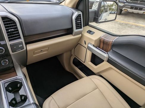 Used 2017 Ford F150 Lariat image 16