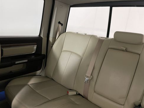 Used 2018 RAM 1500 Laramie w/ Convenience Group AWD/4WD image 13