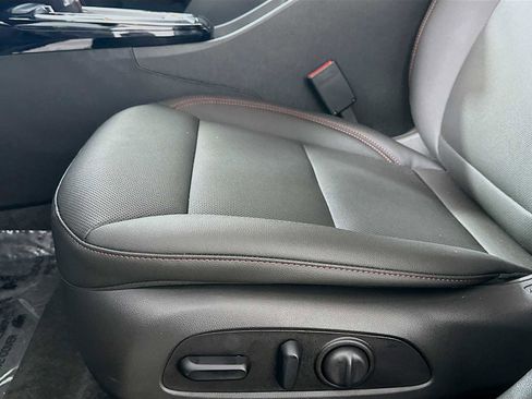 Used 2026 Chevrolet Trax RS image 17