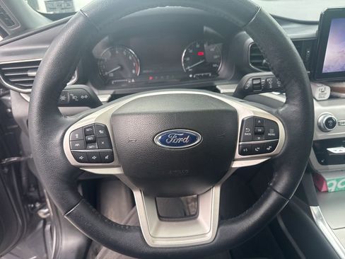 Used 2023 Ford Explorer XLT w/ Equipment Group 202A image 13