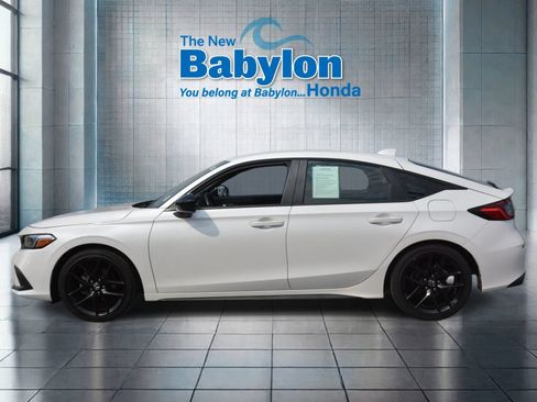 Used 2023 Honda Civic Sport image 2
