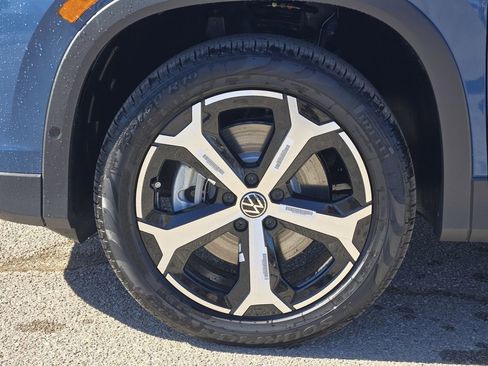 New 2026 Volkswagen Tiguan SE image 10