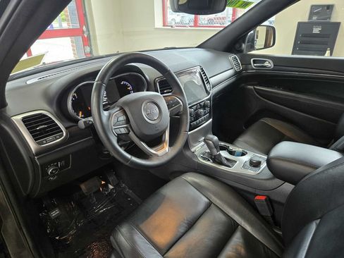 Used 2019 Jeep Grand Cherokee Limited AWD/4WD image 23