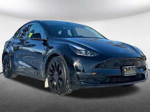 Used 2023 Tesla Model Y Performance image 2